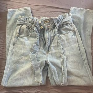 American Eagle paperbag mom jean
